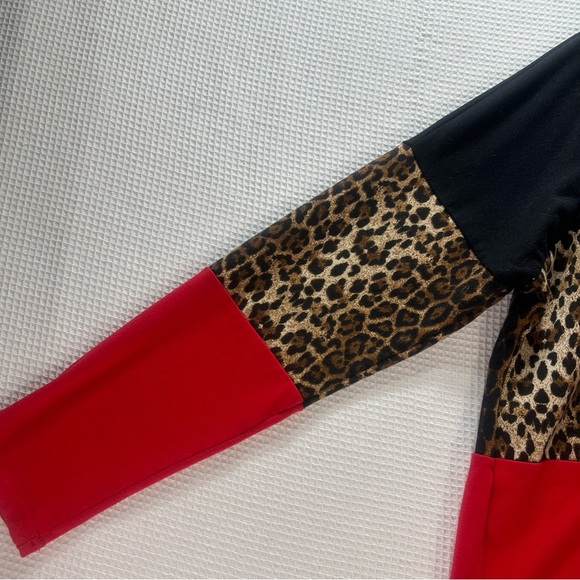 Women's Red, Black, and Leopard Print Long Sleeve Top Size M - Picture 6 of 7